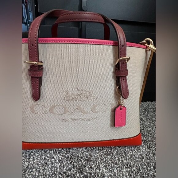 COACH MOLLIE 26 TOTE IN COLORBLOCK - Picture 12 of 13